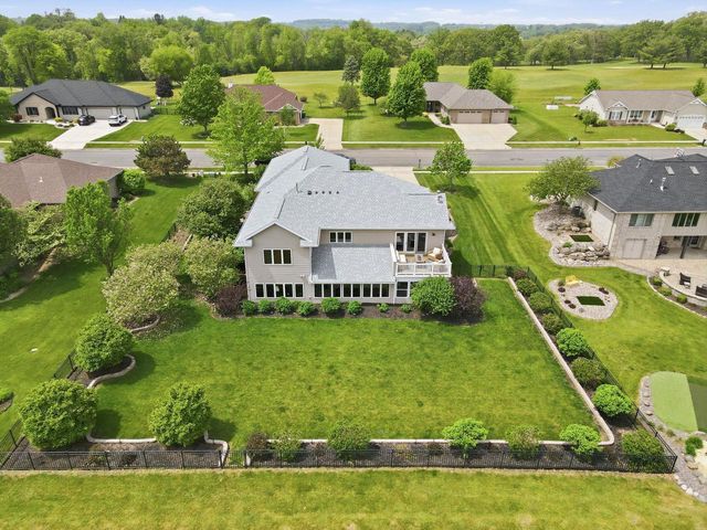 323 Wileman Drive, Edgerton, WI 53534