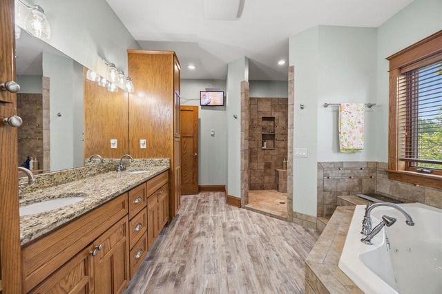 323 Wileman Drive, Edgerton, WI 53534