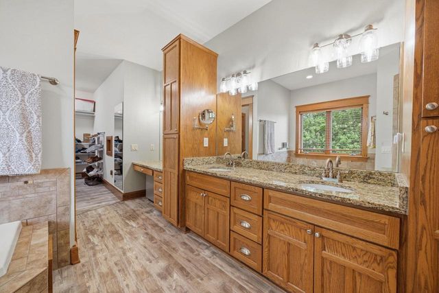 323 Wileman Drive, Edgerton, WI 53534