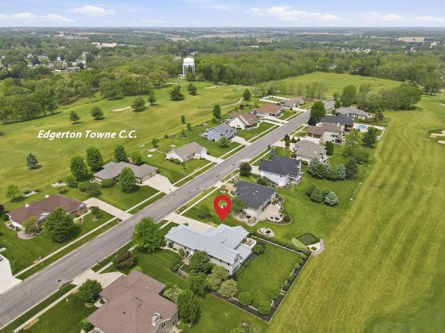 323 Wileman Drive, Edgerton, WI 53534