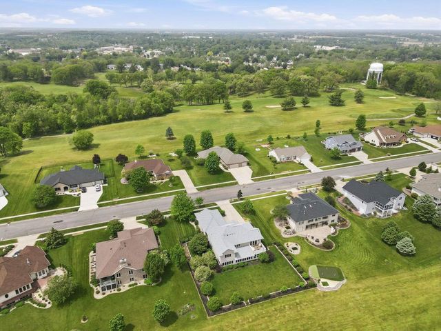 323 Wileman Drive, Edgerton, WI 53534