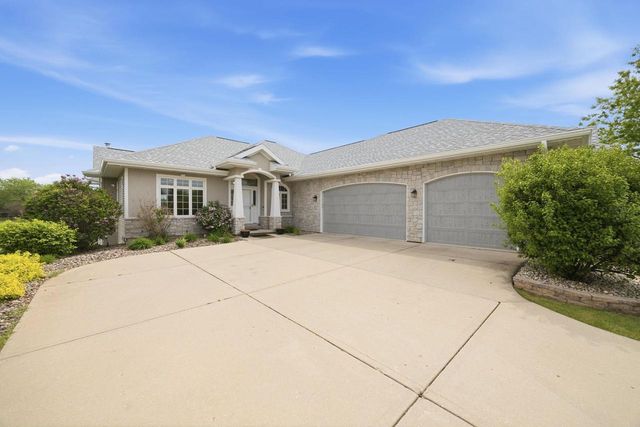 323 Wileman Drive, Edgerton, WI 53534