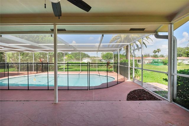 3880 Coral Hills Dr, Coral Springs, FL 33065