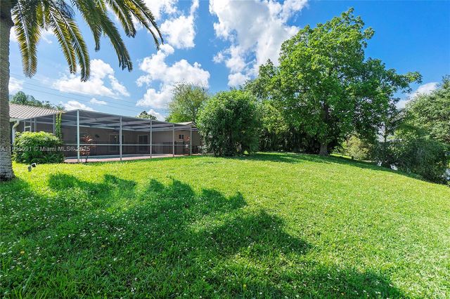 3880 Coral Hills Dr, Coral Springs, FL 33065