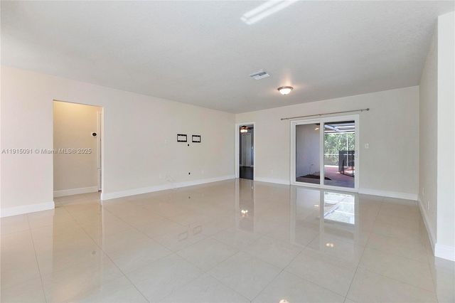 3880 Coral Hills Dr, Coral Springs, FL 33065