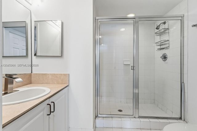 1155 Brickell Bay Dr 1609, Miami, FL 33131