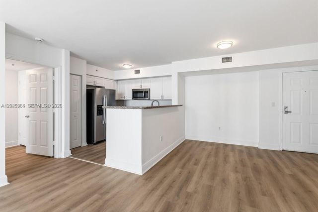 1155 Brickell Bay Dr 1609, Miami, FL 33131