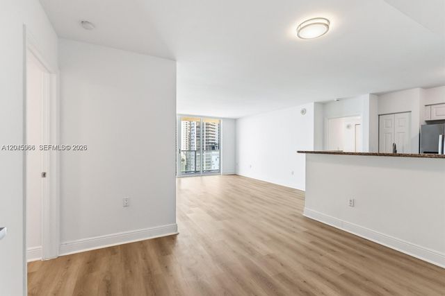 1155 Brickell Bay Dr 1609, Miami, FL 33131