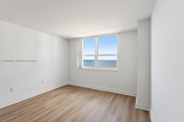 1155 Brickell Bay Dr 1609, Miami, FL 33131