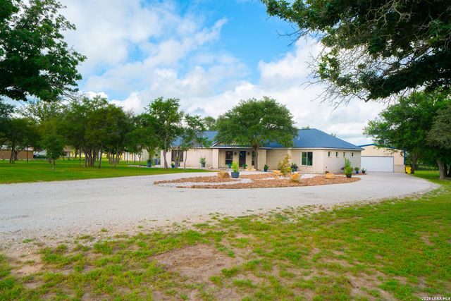 120 County Road 6867, Natalia, TX 78059