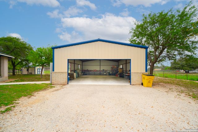 120 County Road 6867, Natalia, TX 78059