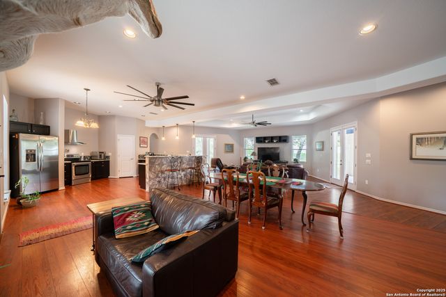 120 County Road 6867, Natalia, TX 78059