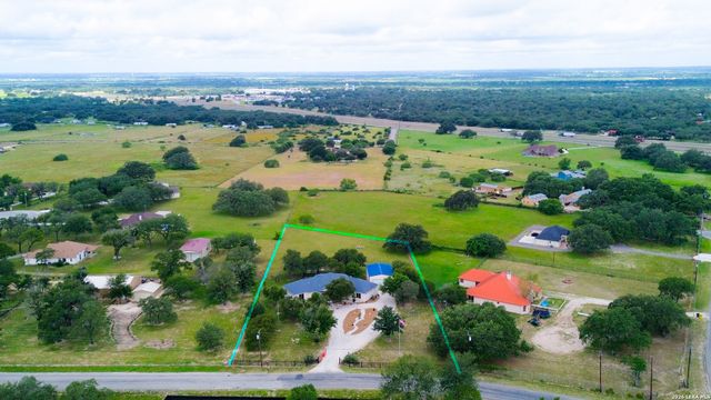 120 County Road 6867, Natalia, TX 78059