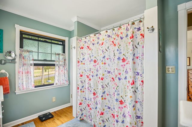 155 Rolling Hills Dr, Tennessee Ridge, TN 37178