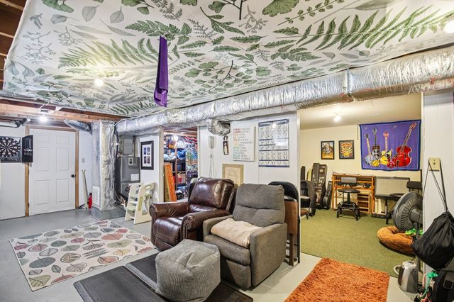 155 Rolling Hills Dr, Tennessee Ridge, TN 37178