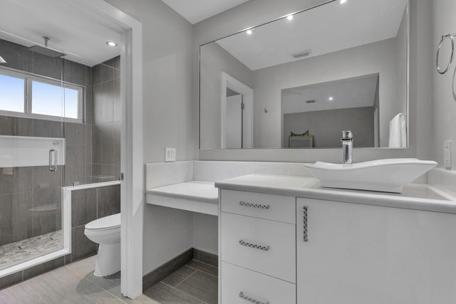 2550 NW 52ND Street, Boca Raton, FL 33496