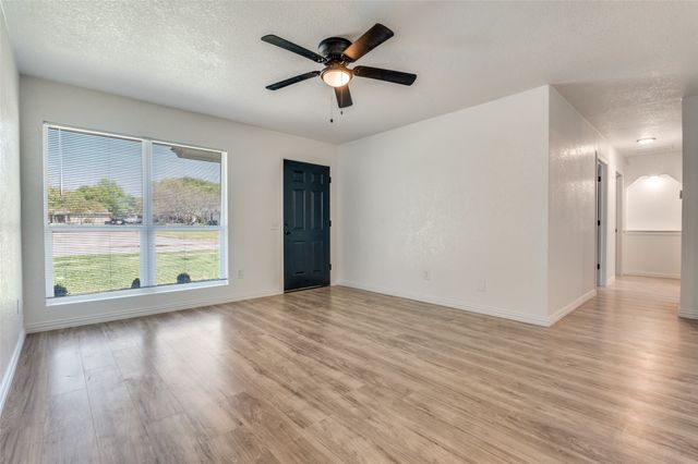 4625 Kyle Drive, Balch Springs, TX 75180