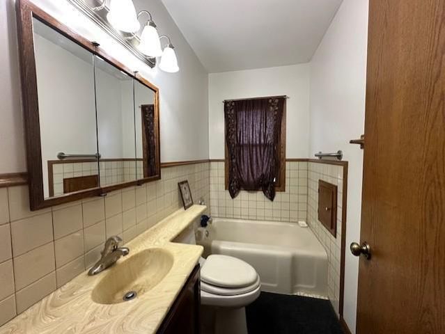 6912 60th Avenue N, Crystal, MN 55428