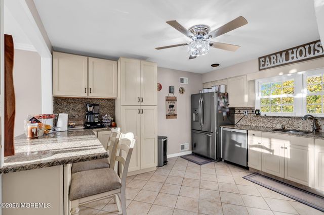 26 Tralee Road, Hazlet, NJ 07730