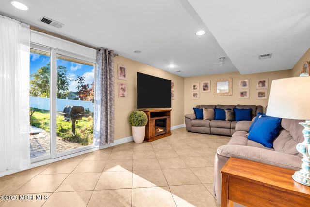 26 Tralee Road, Hazlet, NJ 07730