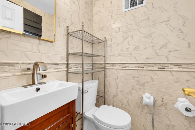 26 Tralee Road, Hazlet, NJ 07730