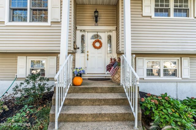 26 Tralee Road, Hazlet, NJ 07730