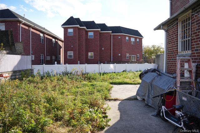 2521 127th Street, Flushing, NY 11354