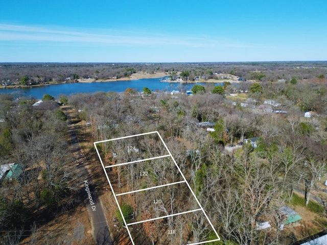 118 Kingswood Drive, Mabank, TX 75156