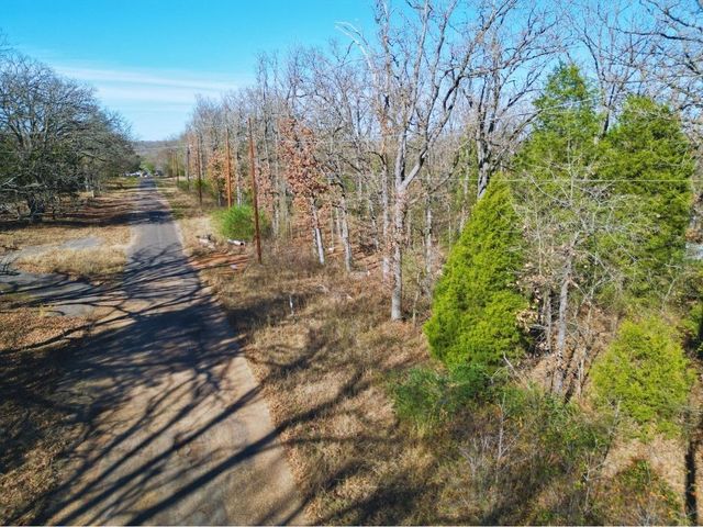 118 Kingswood Drive, Mabank, TX 75156