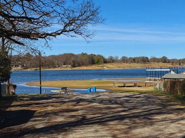 118 Kingswood Drive, Mabank, TX 75156