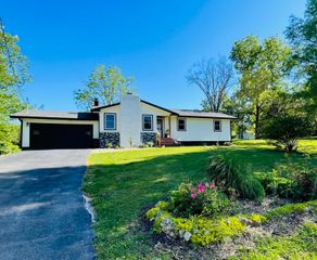 1705 Lakeview Drive, Ava, MO 65608