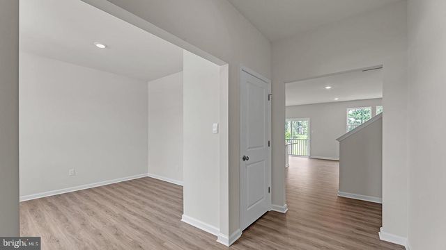 5 DAHLIA CT, Bayville, NJ 08721