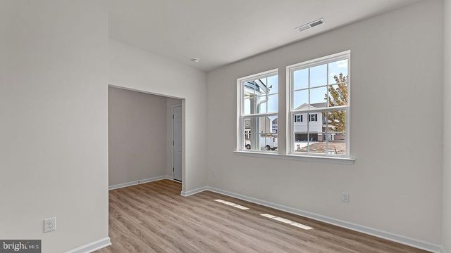 5 DAHLIA CT, Bayville, NJ 08721