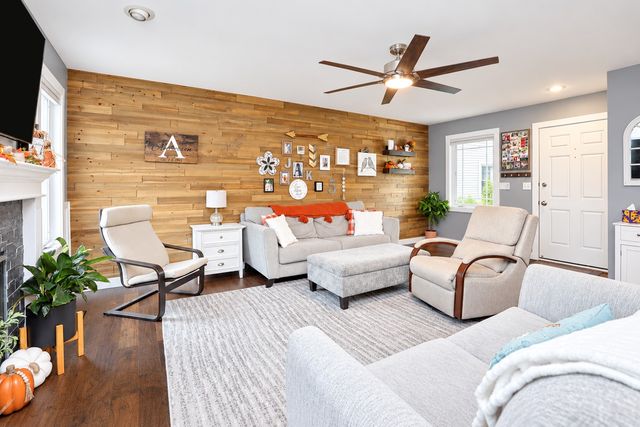 401 NW 10th Circle, Grimes, IA 50111