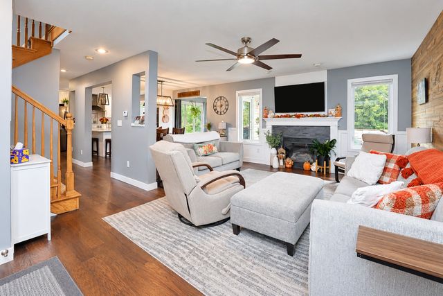 401 NW 10th Circle, Grimes, IA 50111
