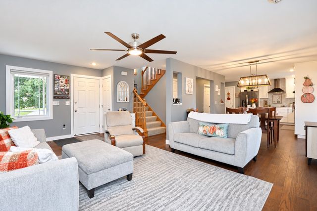 401 NW 10th Circle, Grimes, IA 50111