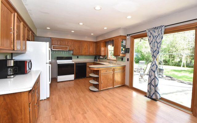 N76W14092 Appleton AVENUE, Menomonee Falls, WI 53051