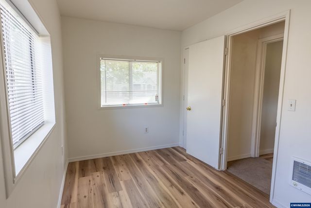 270 Gwinn St W, Monmouth, OR 97361