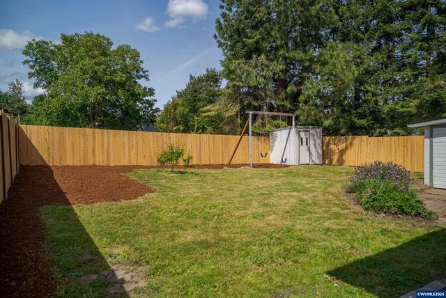 270 Gwinn St W, Monmouth, OR 97361