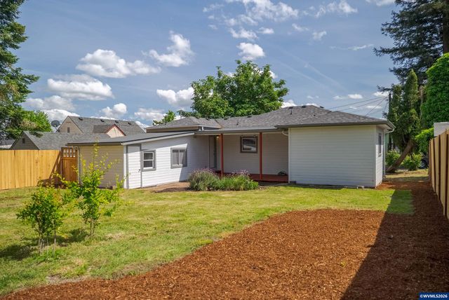 270 Gwinn St W, Monmouth, OR 97361