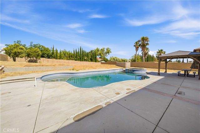 40949 Knoll Drive, Palmdale, CA 93551
