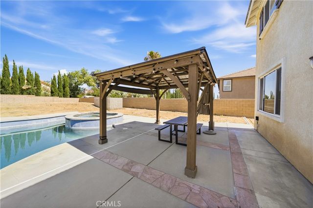 40949 Knoll Drive, Palmdale, CA 93551