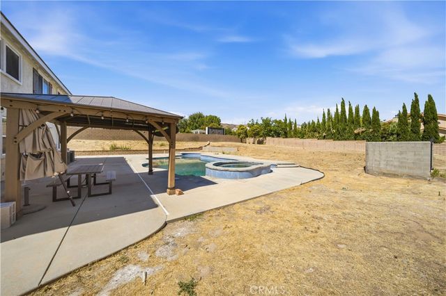 40949 Knoll Drive, Palmdale, CA 93551