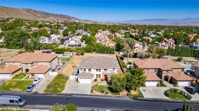 40949 Knoll Drive, Palmdale, CA 93551