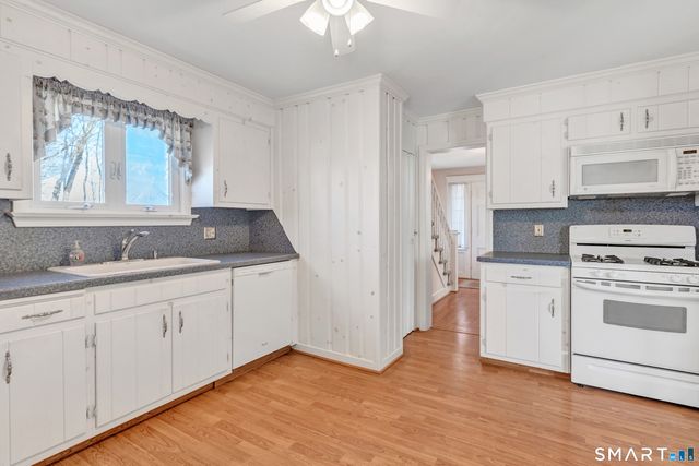 23 Lawton Terrace, Ansonia, CT 06401