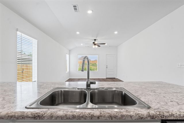 8088 Chesapeake Trail, Bauxite, AR 72011