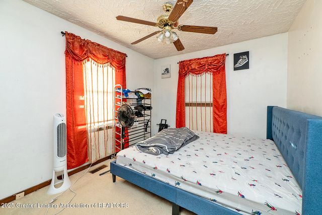 2806 S Washington Avenue, Lansing, MI 48910