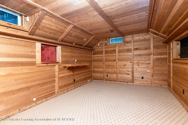 2806 S Washington Avenue, Lansing, MI 48910