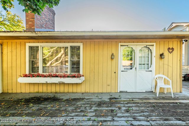 2806 S Washington Avenue, Lansing, MI 48910