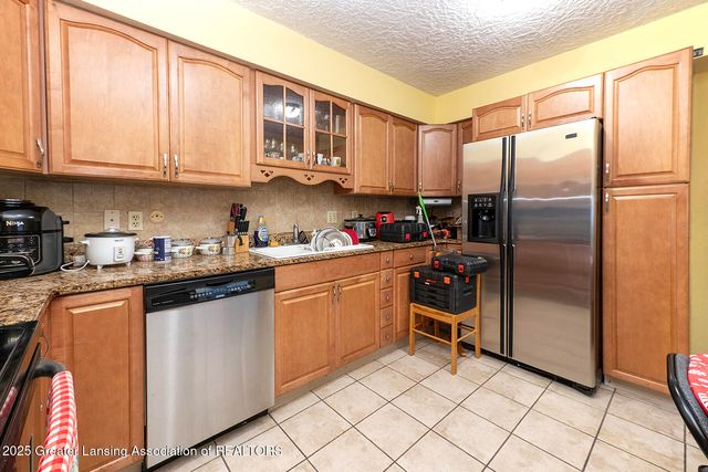 2806 S Washington Avenue, Lansing, MI 48910